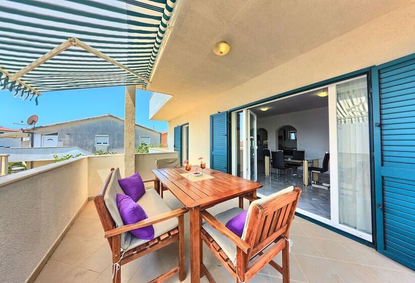 آپارتمان راحتی 1 خوابه, Apartments Cvita Holiday