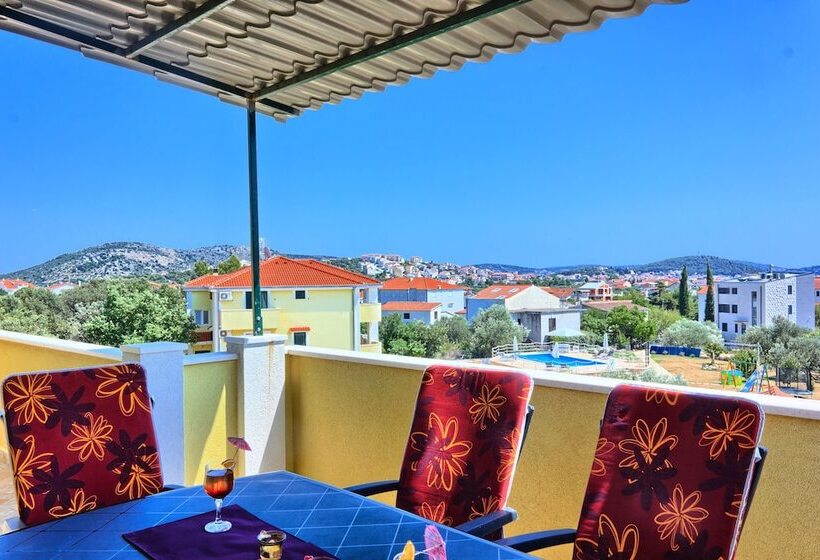 آپارتمان 4 خوابه, Apartments Cvita Holiday