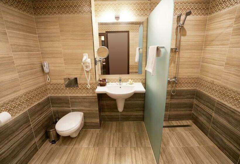 إستوديو ديلوكس, Boutique Complex Trakiets