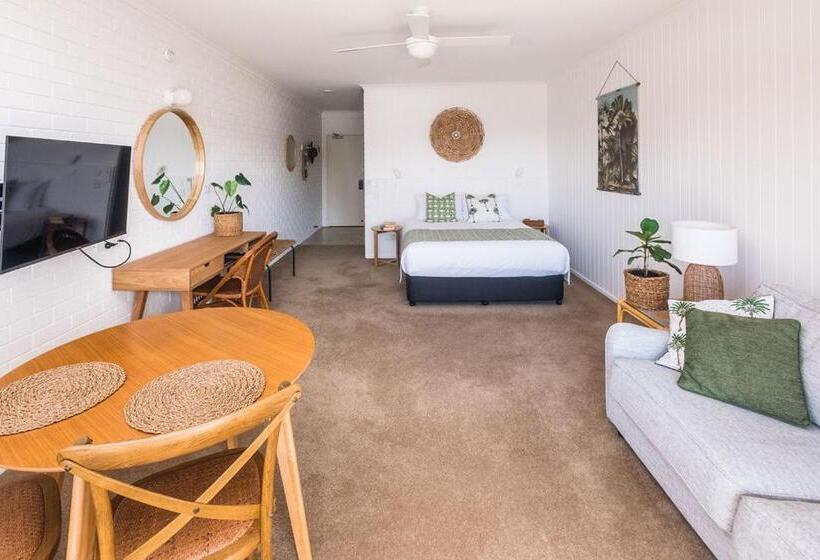 스탠다드 스튜디오, Mollymook Seascape Motel And Apartments