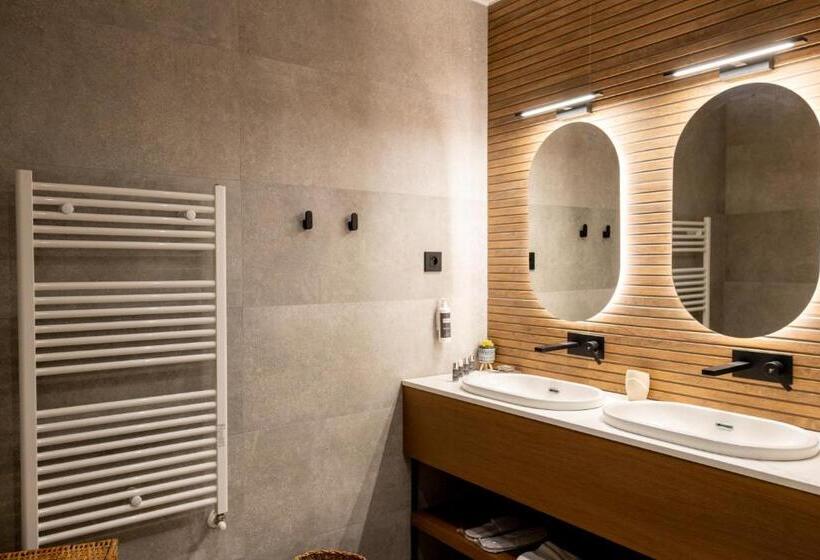 Люкс Повышенной Комфортности, Les Rêveries Du Clos Hôtel Particulier De Charme Et Jacuzzi