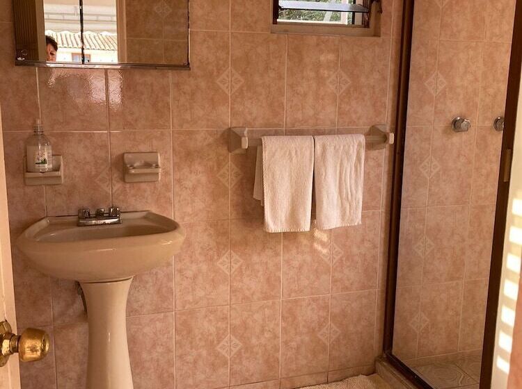 バス共有のスタンダードルーム, Hostal Casa Blanca