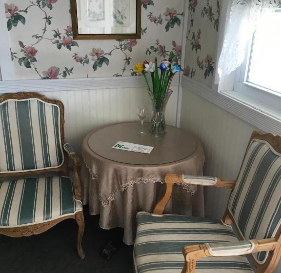 اتاق استاندارد با تخت بزرگ, Crosswinds Motel