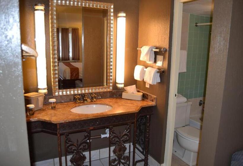 Deluxerum King Size Säng, Cascades Inn