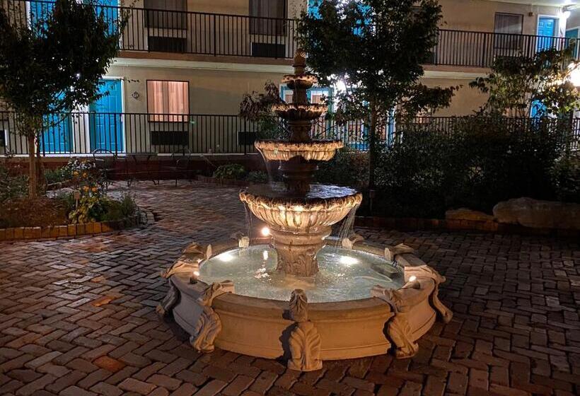 חדר דחוקס עם מיטת קינג, Cascades Inn