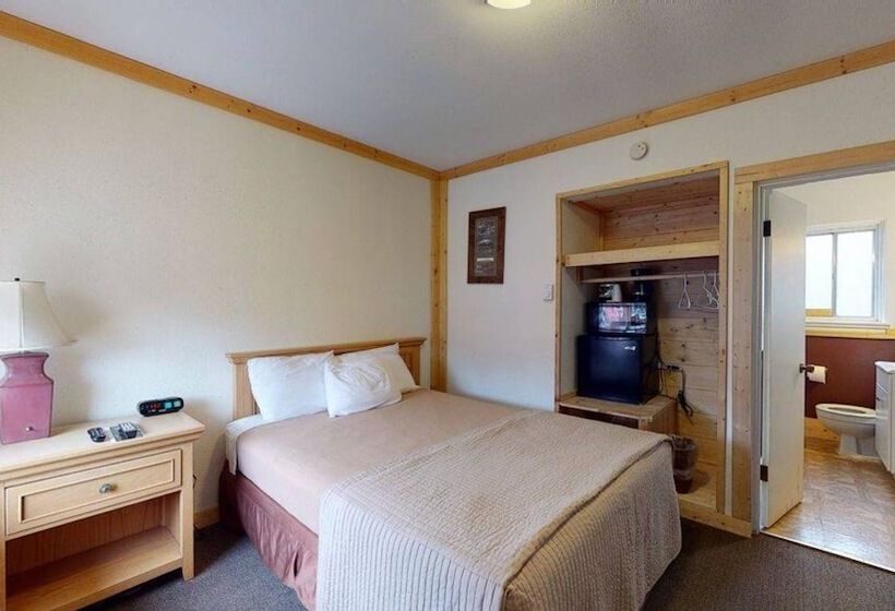 ２ダブルベッドのスタンダードルーム, Trail S End Motel Downtown Lewistown