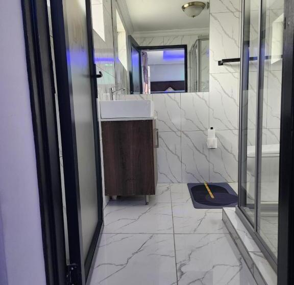패밀리 스위트, Duplessis Lodge
