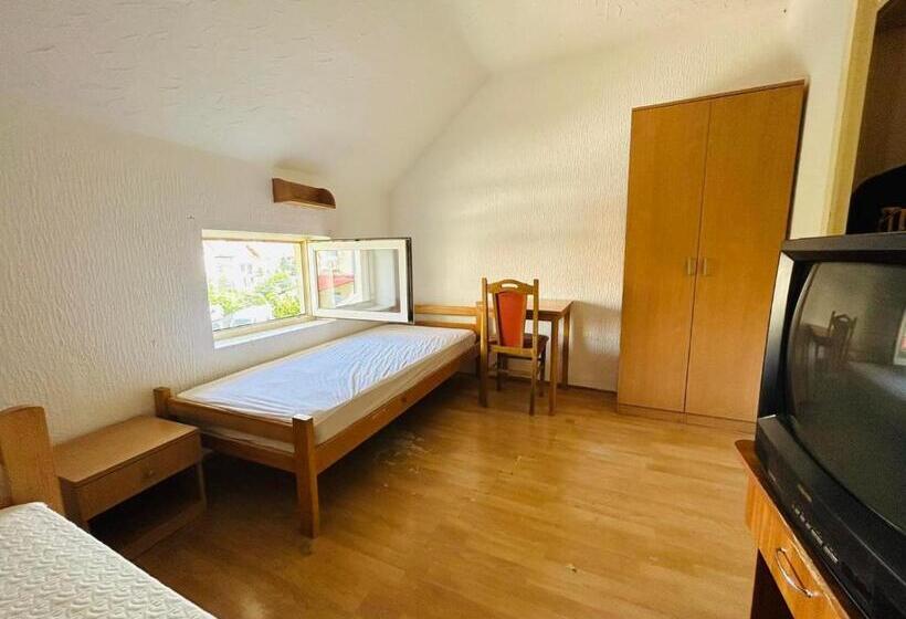 اتاق استاندارد, Rooms For Rent Sara