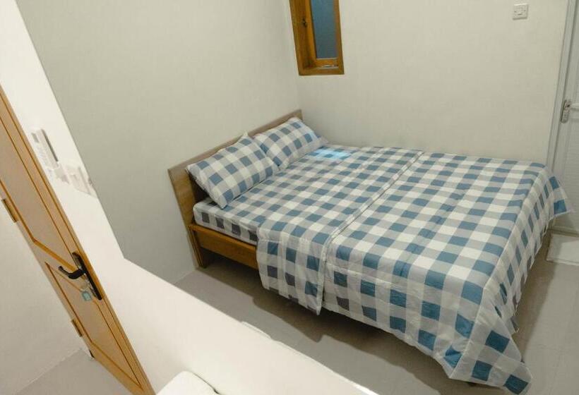 Номер Стандарт, Ninap Hostel
