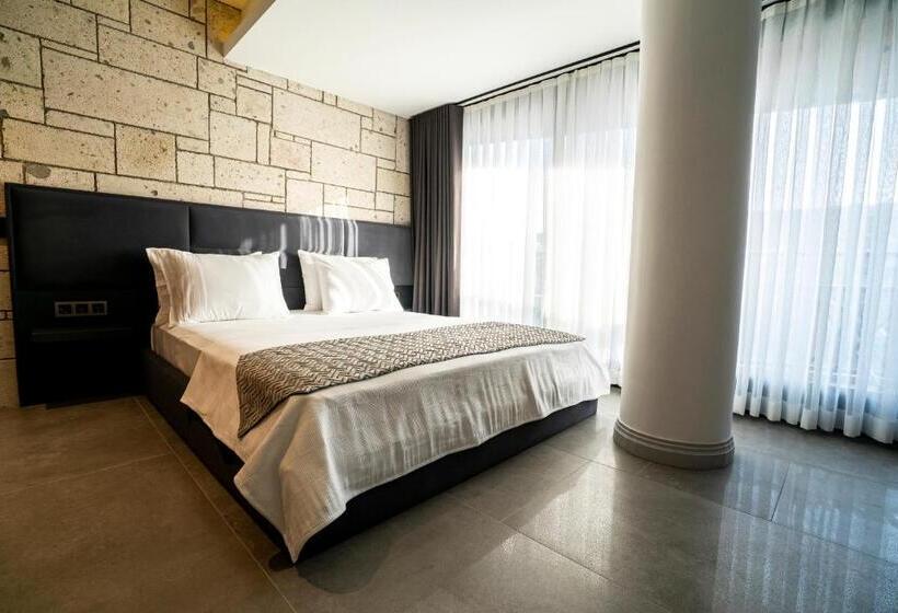 Escritório Deluxe, Ayayorgi Homes