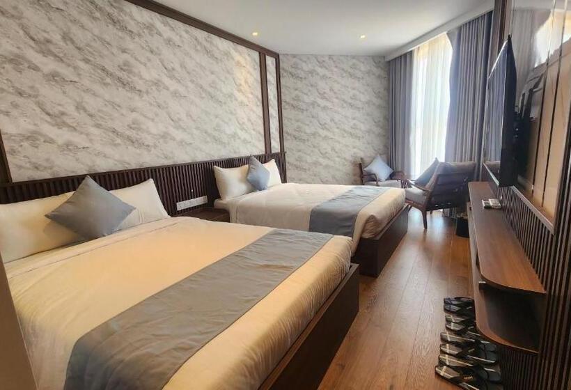 اتاق استاندارد چهار تخته با چشم‌انداز دریا, Cozy Mandala Hotel Mũi Né