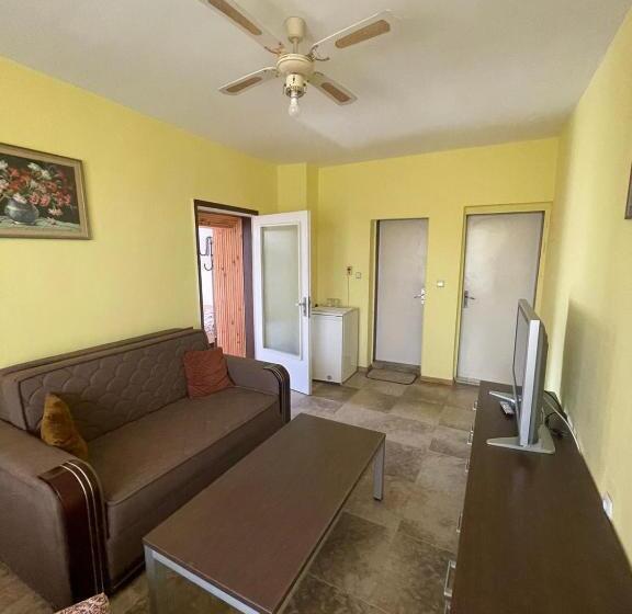 Family Suite, къща за гости галия