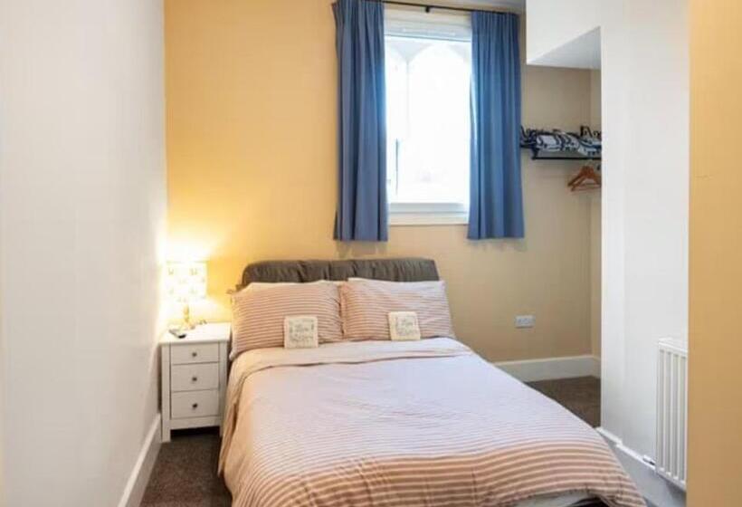 Семейный Номер, The Old School House Bed & Breakfast