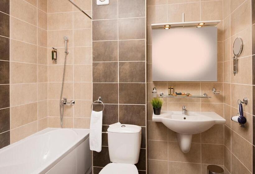 带阳台两卧公寓, Sunrise Residence Room Only Furnished Apartments  сънрайз резиденс апартаменти