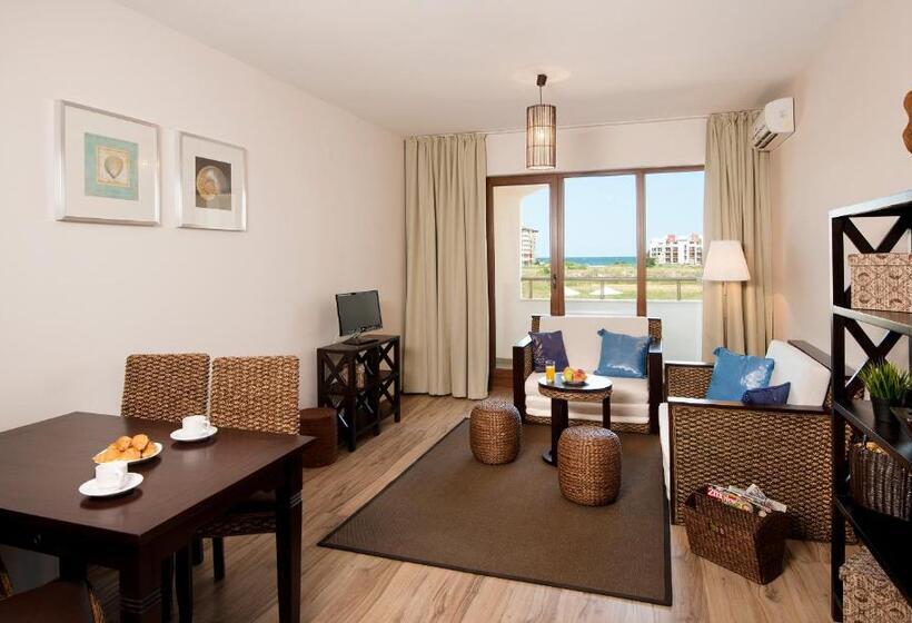 带2个卧室带海景的公寓, Sunrise Residence Room Only Furnished Apartments  сънрайз резиденс апартаменти