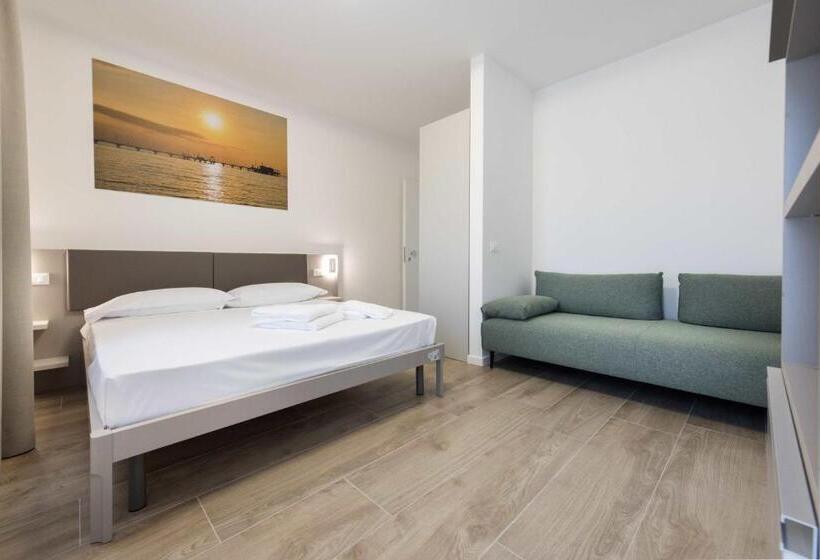 Cameră Triplă Deluxe, Stadio Luxury Guesthouse