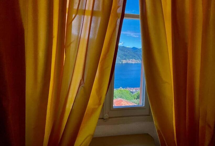 Quarto Estandar Vista Lago, Villa Diomira