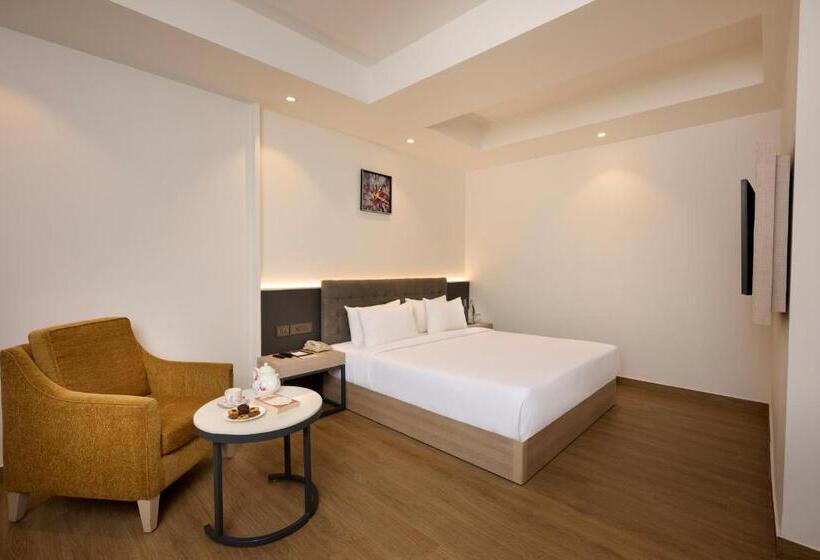 Номер Премиум, Delite Sarovar Portico Faridabad