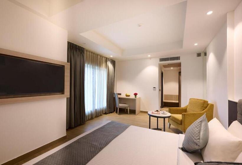 Номер Премиум, Delite Sarovar Portico Faridabad