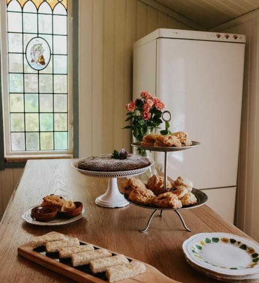 Номер Стандарт Вид на Сад, The Thistle Inn   Eko Farmstay