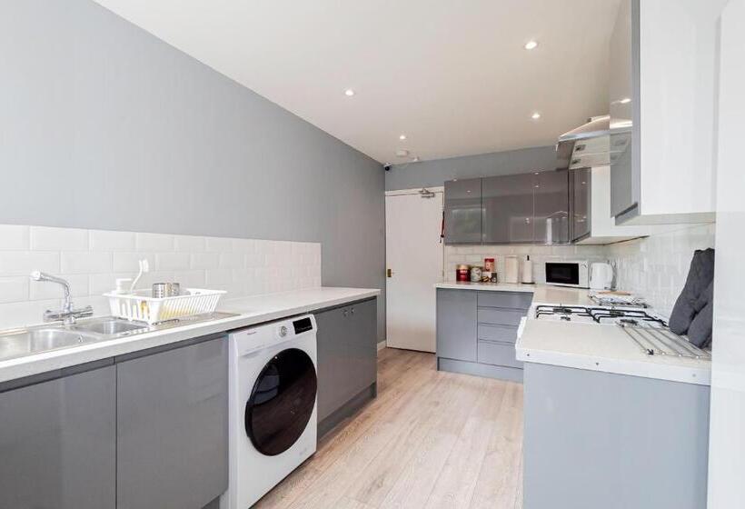 스탠다드 룸 공동 욕실, Shirley House 5, Guest House, Self Catering, Self Check In With Smart Locks, Use Of Fully Equipped K