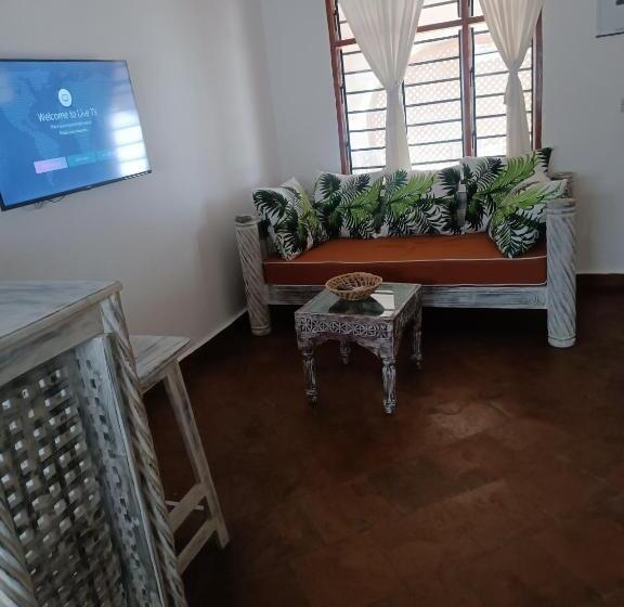 استودیوی استاندارد, Studio Leliya