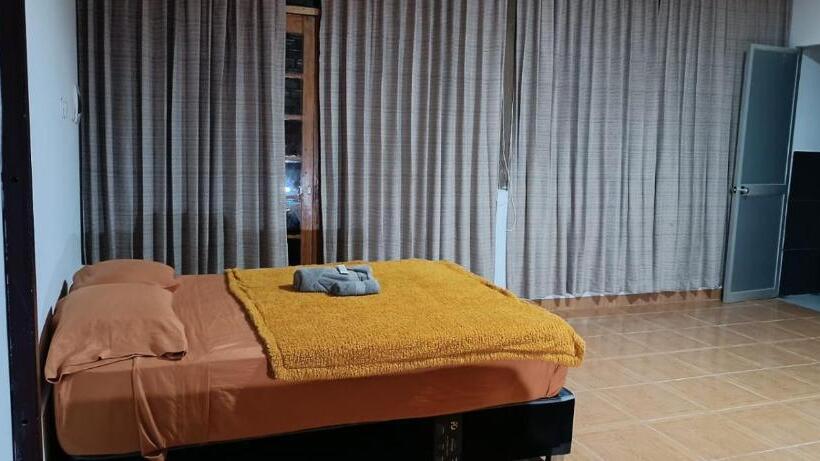 חדר סטנדרט, Tiktoker Lodge
