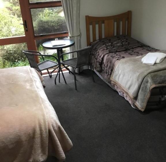 Семейный Номер, Waitomo Caves Guest Lodge