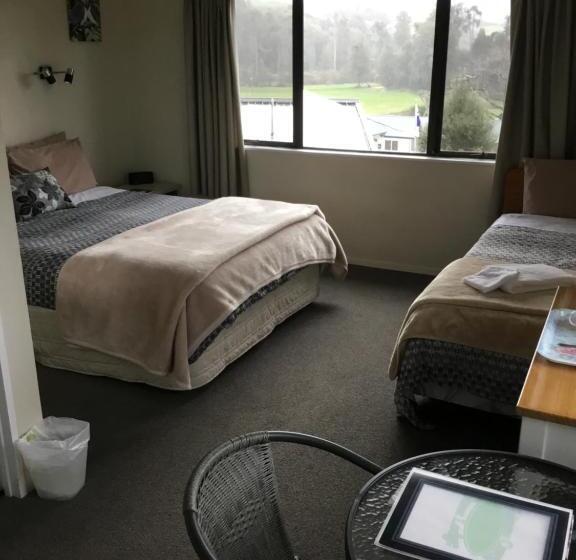 Номер Стандарт, Waitomo Caves Guest Lodge