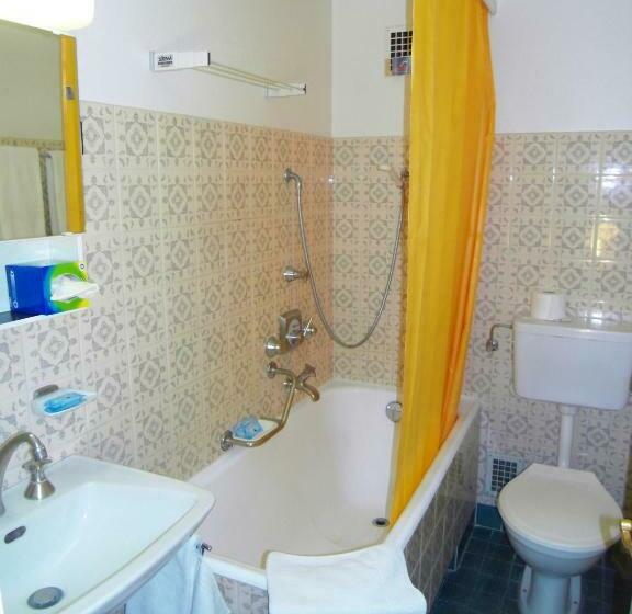 Номер Стандарт, Hôtel Les Vieux Toits