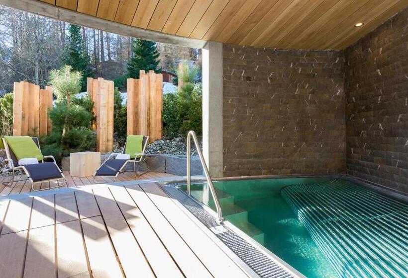 سوییت جونیور لوکس, The Alpina Mountain Resort
