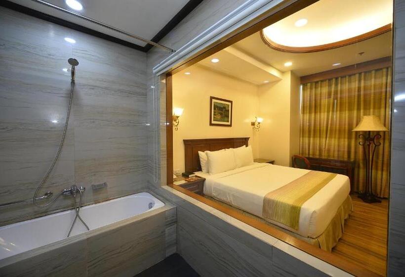 带大床的标准间, Paragon Hotel And Suites