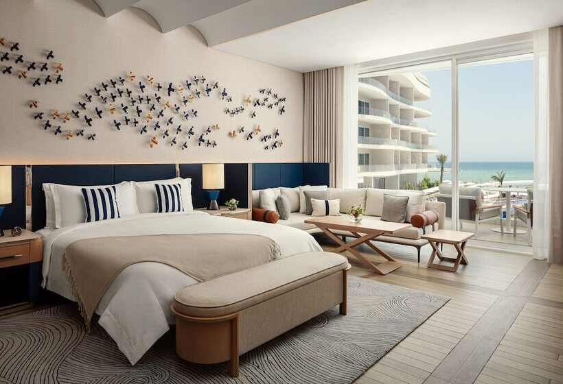 اتاق لوکس با چشم‌انداز دریا, The St. Regis Al Mouj Muscat Resort