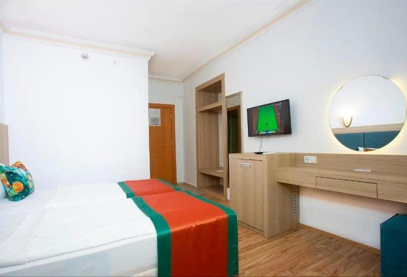 Quarto Quádruplo Estandar, Club Mirabell