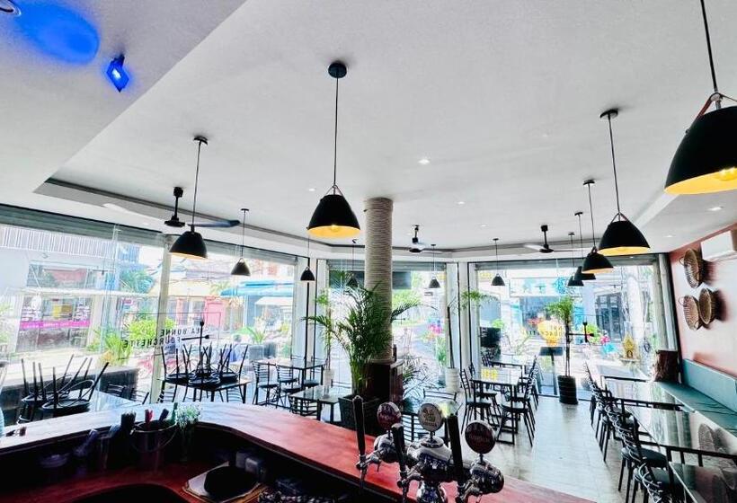 Апартаменты 1 Спальня с Балконом, La Bonne Fourchette Boutique Hôtel