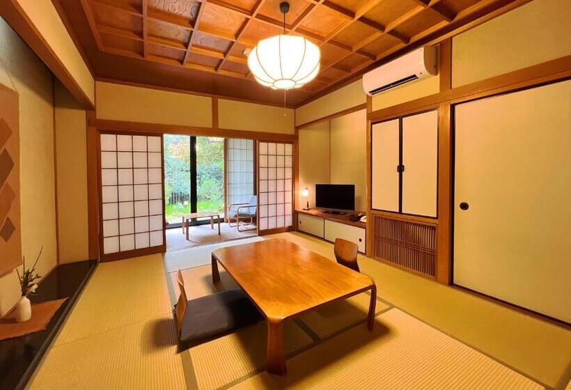 Четырехместный Номер Стандарт, Yufuin Onsen Ryokan Hananomai
