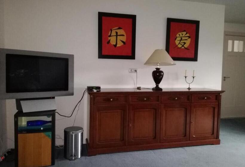 Номер Стандарт, Short Stay Emmen