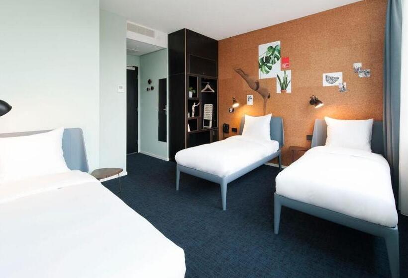 Standard Triple Room, Conscious Hotel The Tire Station