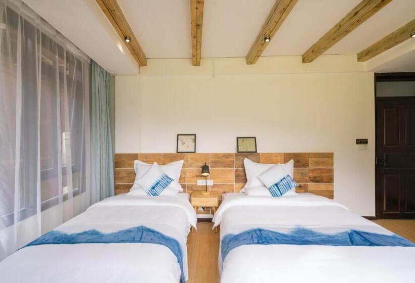 家庭间, 肇兴溪舍山堂 Creekside Inn