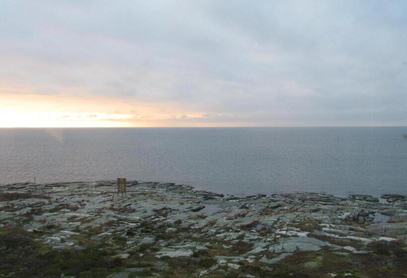 سوییت, Kylmäpihlaja Lighthouse