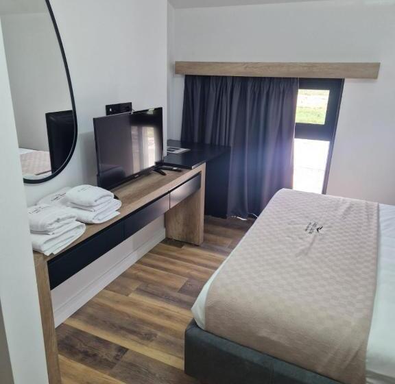 디럭스 룸, Lumi I Bardhe Hotel & Restaurant
