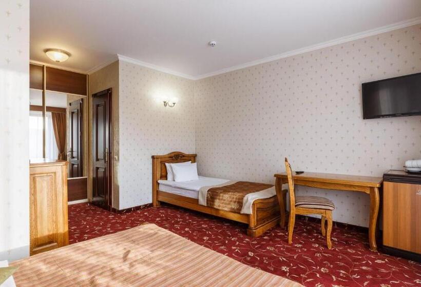컴포트 트리플 룸, ведмежа гора Family Resort & Spa