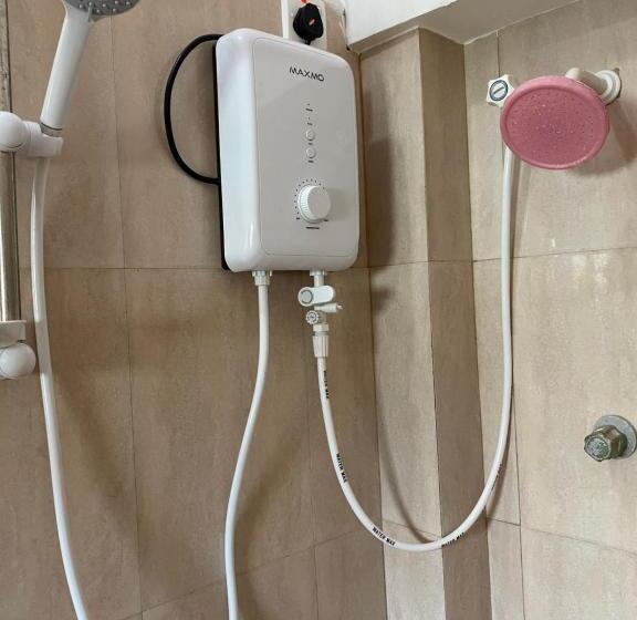 اتاق لوکس, Yal S Town Inn