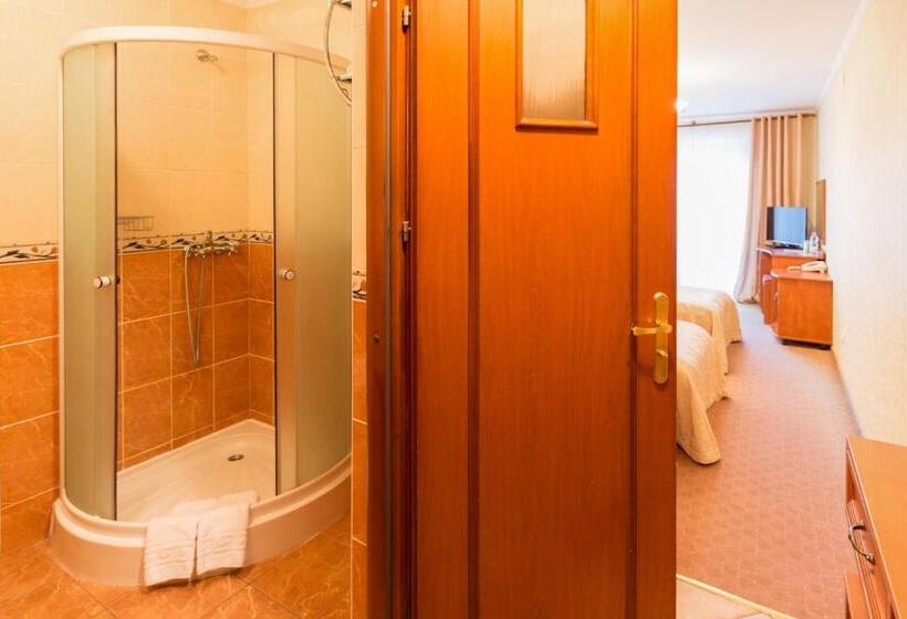 Номер Стандарт с Балконом, Stanislavsky Hotel Group