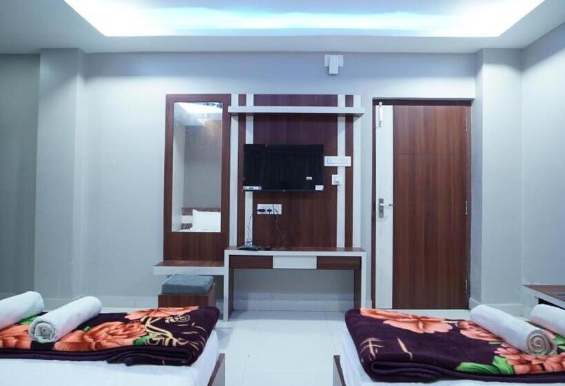 디럭스 4인 룸, Diya Lodge !! Near Toy Train Park !! New Digha !!