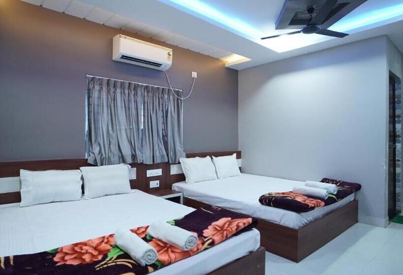 디럭스 4인 룸, Diya Lodge !! Near Toy Train Park !! New Digha !!