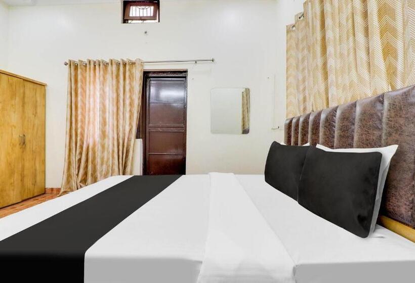 Трехместный Номер Классика, Fabhotel White Retreat Inn