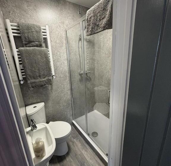 Quarto Estandar, Ensuite Rooms Serviced Accommodation Close To Bae