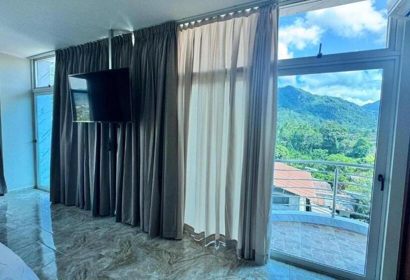 디럭스 스위트, Caruzo Hotel And Suites