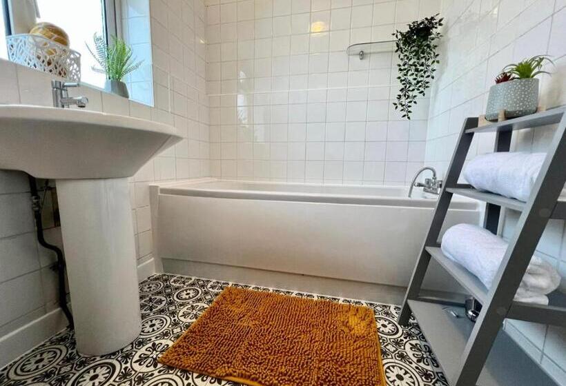 חדר סטנדרט, Sariyu Space Luton